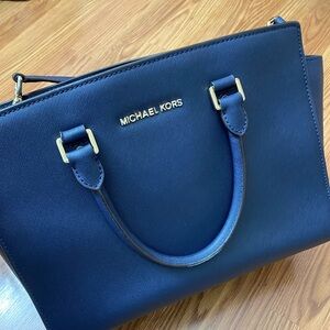 Michael kors selma large navy